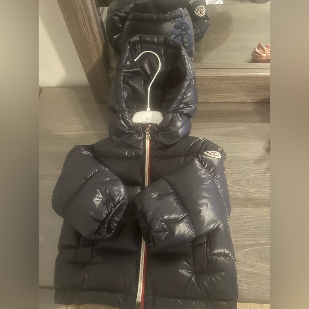 Moncler coat worn a couple time ‼️‼️in great condition still like new